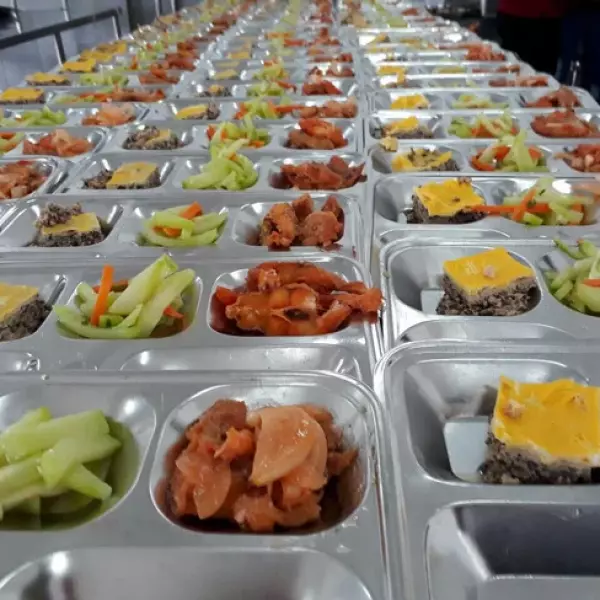 Nhà cung cấp suất ăn công nghiệp